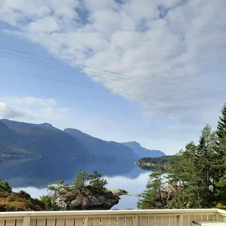 Cottage Ropeid